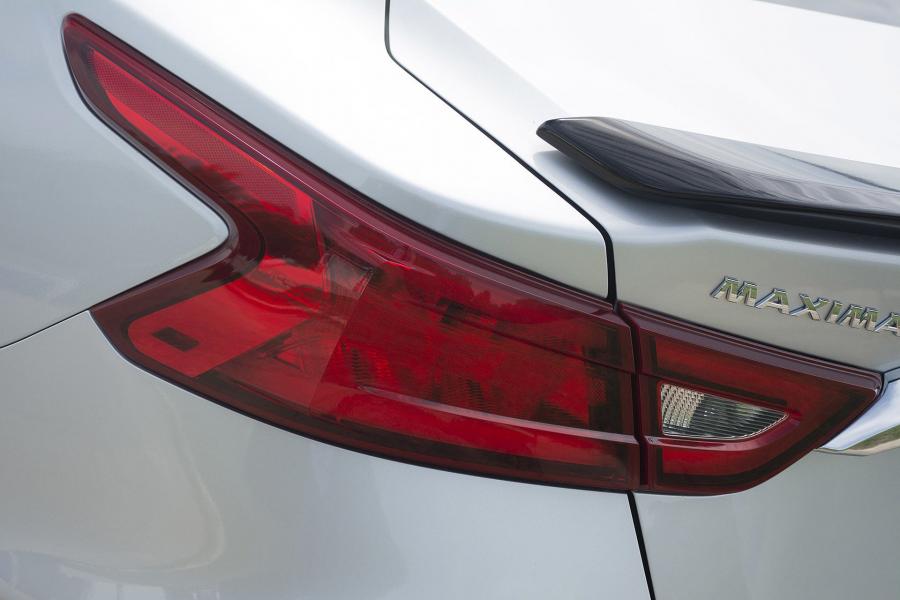 Детали экстерьера Nissan Maxima SR 2016 года  (NA) (фото 14 из 36)